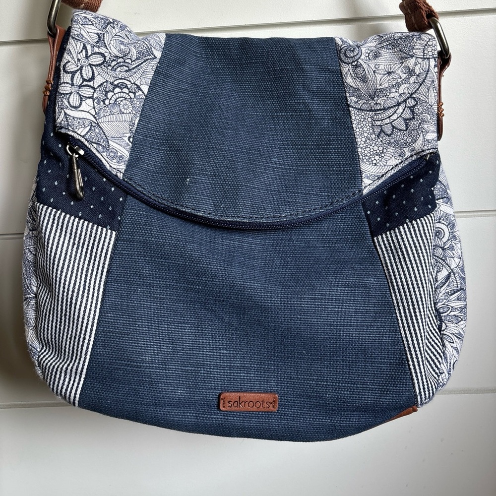 The Sak Sakroots Foldover Crossbody Bag blue denim Navy Desert - Picture 2 of 10